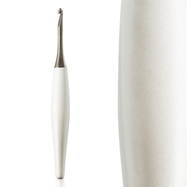 Odyssey White & Nickel Crochet Hook